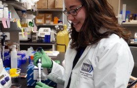 Hannah Calvelli in a lab setting.