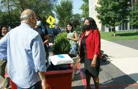 Chancellor-Provost, Francine Conway, welcoming a new student to the Honors College