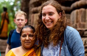 Sarah Pomeranz ('20, RBS/HC/DRC) and the Sulis team piloted their water purification system in India.